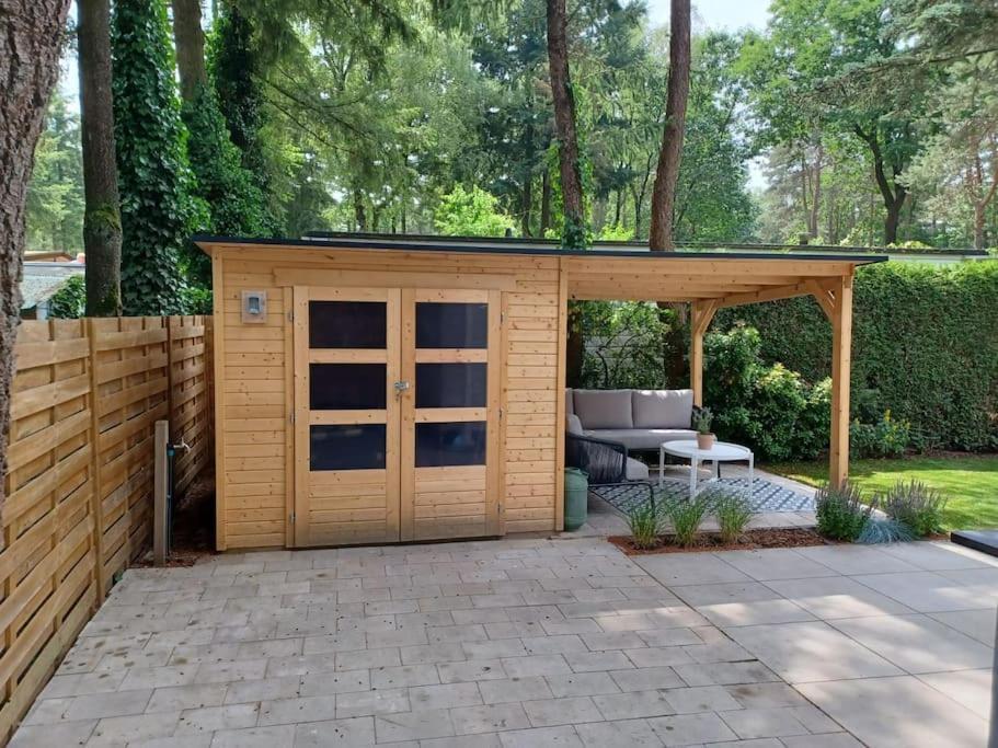 Boshuis Met Grote Tuin I Vakantiepark Met Zwembad Hoenderloo Exterior foto